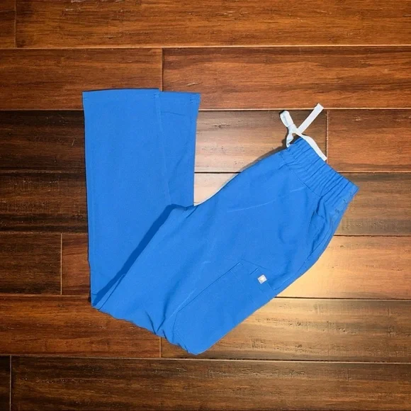 Figs Ladies Scrub Set - Picture 4 of 7